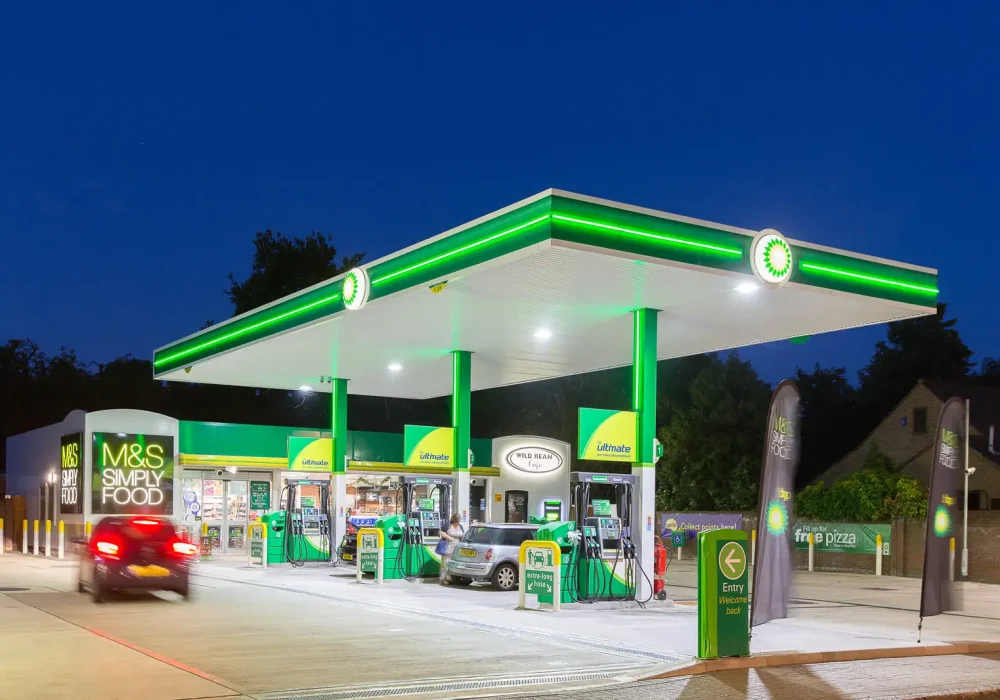 Petrol station cleaning service